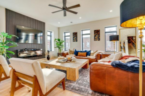 Walk to Lake City Marina Condo with Rooftop Deck!